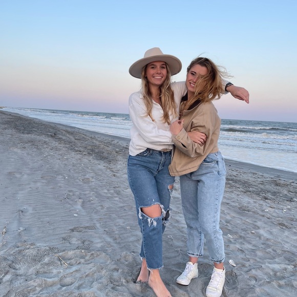 Meet your Posher, Kaitlyn - Picture 4 of 5